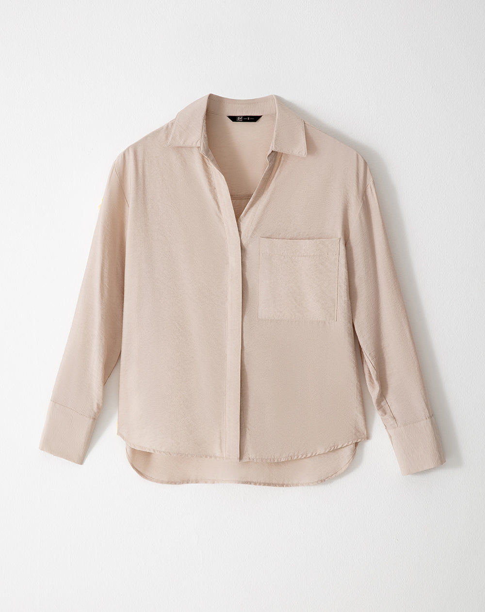 Camisa manga larga regular arena mujer