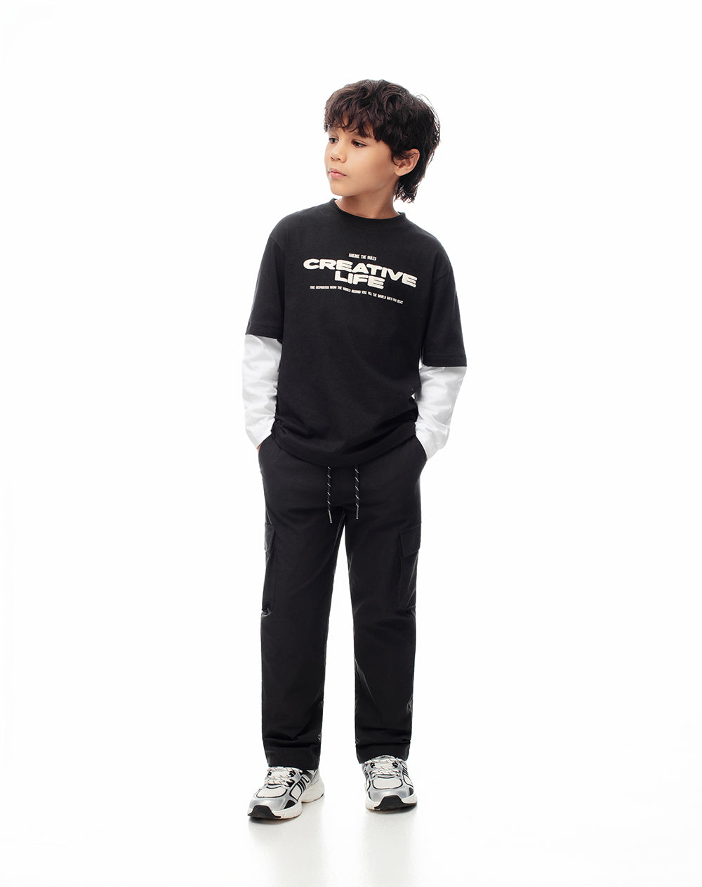 Pantalón regular fit tiro medio negro