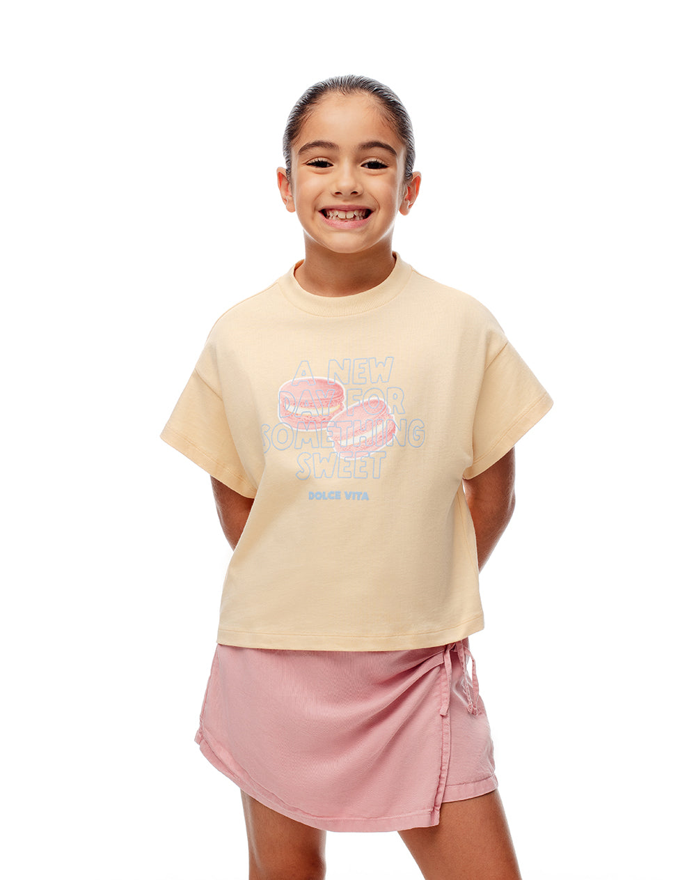 Camiseta regular algodón amarilla estampada niña