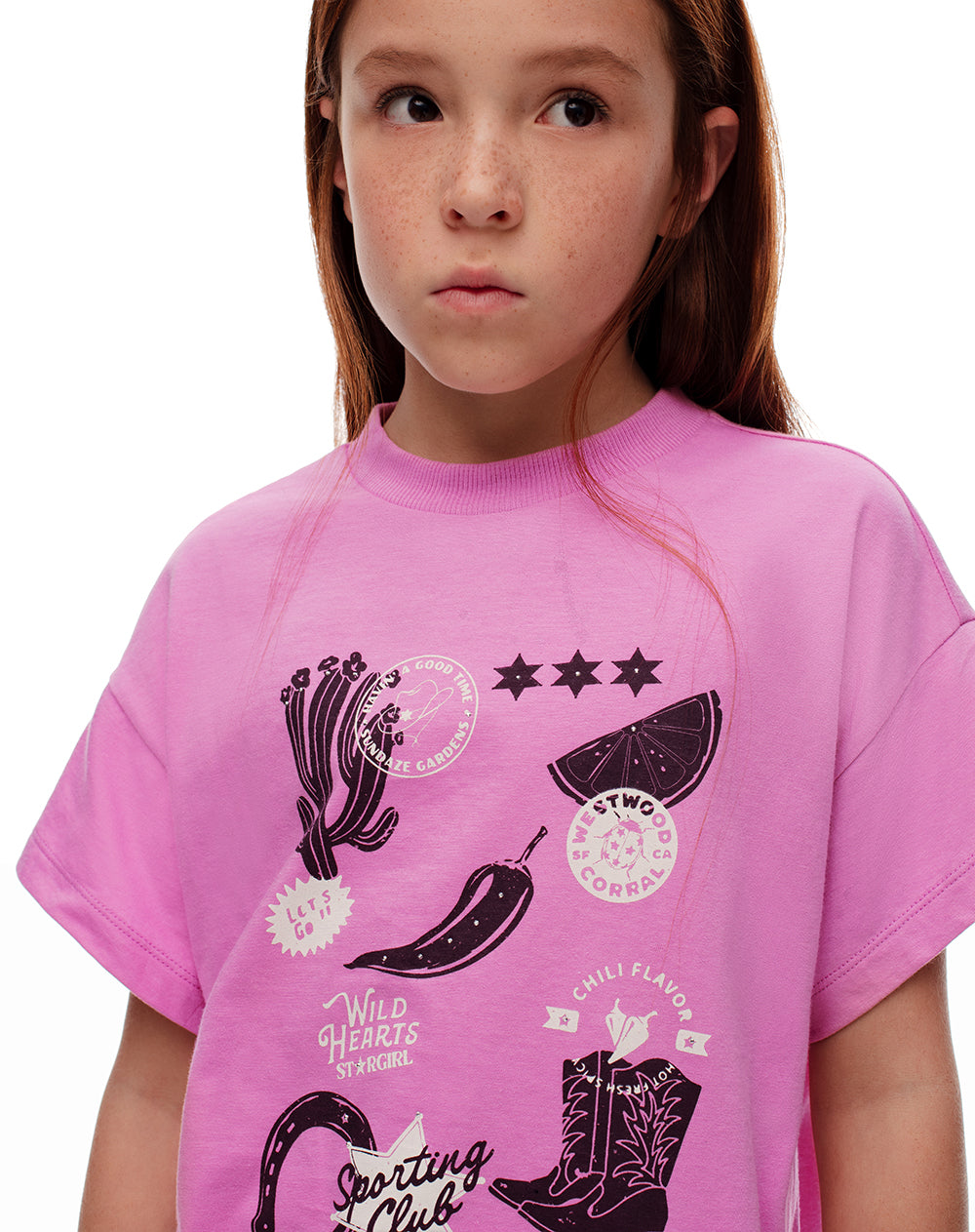 Camiseta regular algodón rosa estampada niña