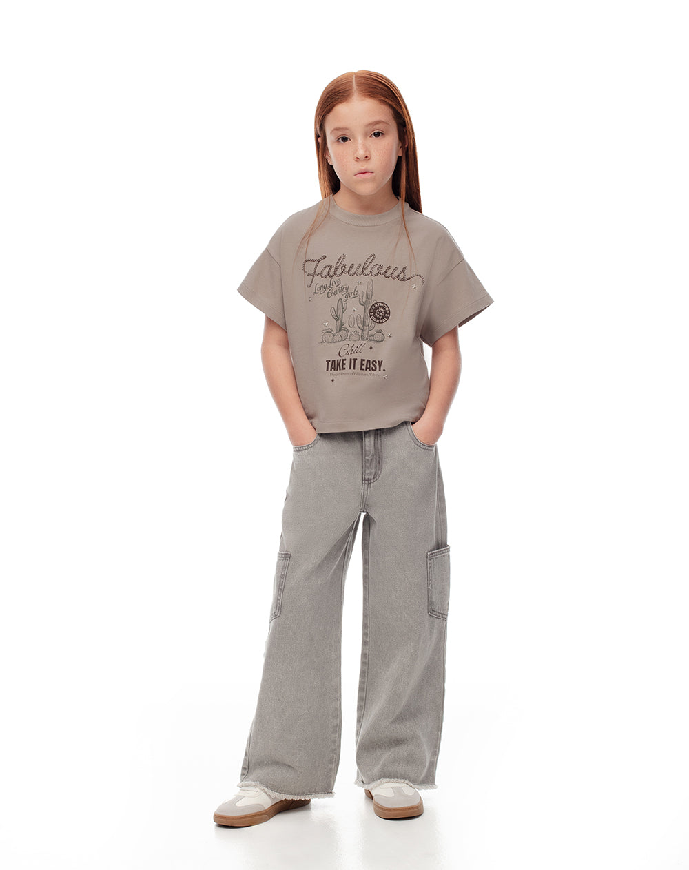Camiseta regular algodón taupe estampada niña