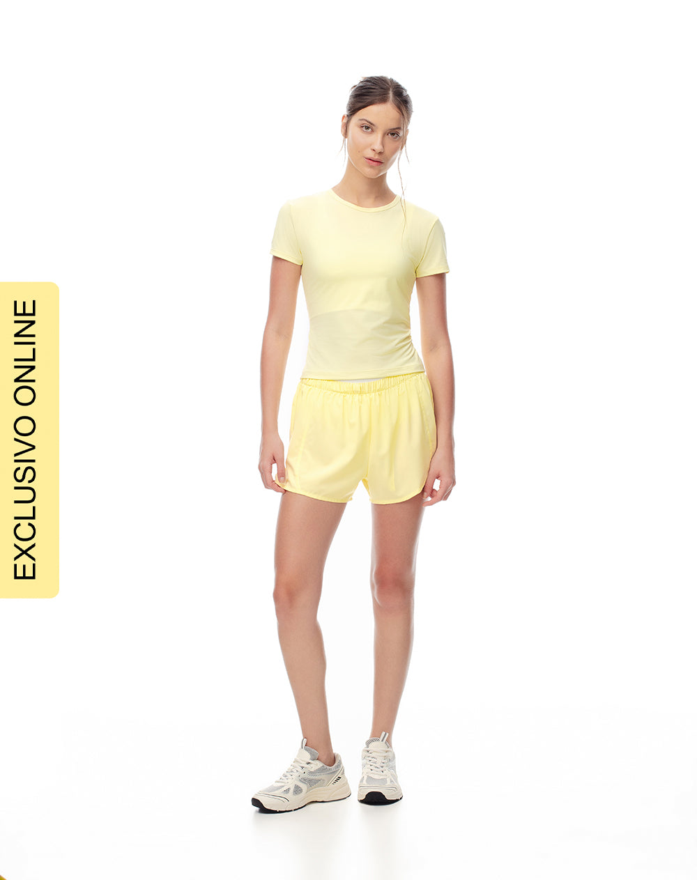 Camiseta slim fit manga corta amarilla