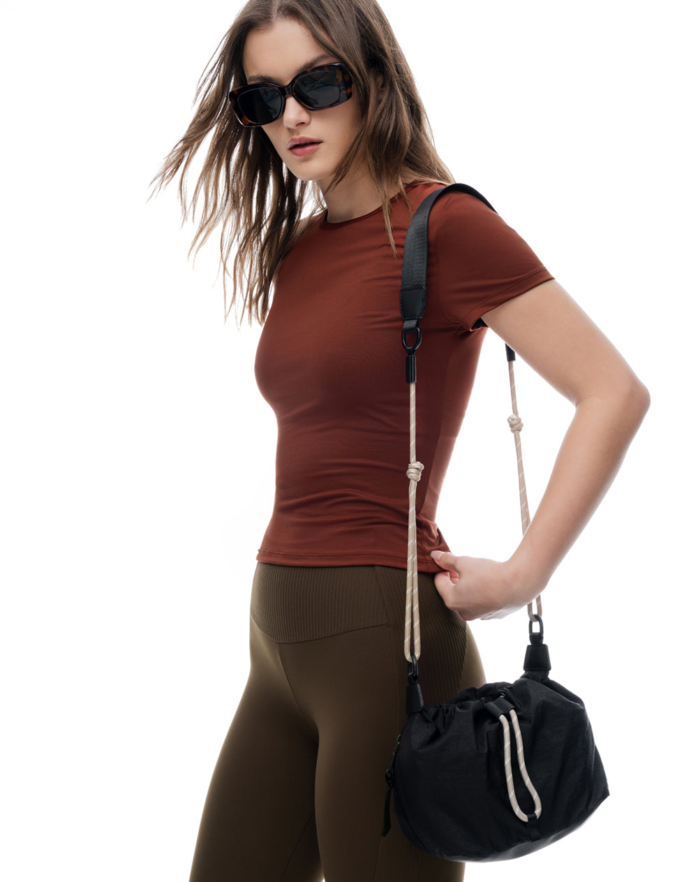 Camiseta deportiva secado rápido café mujer