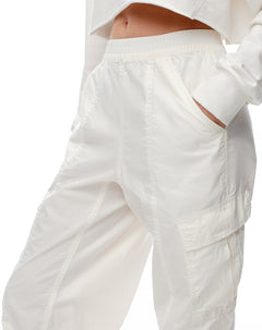 Cargo parachute tiro medio algodón habano mujer