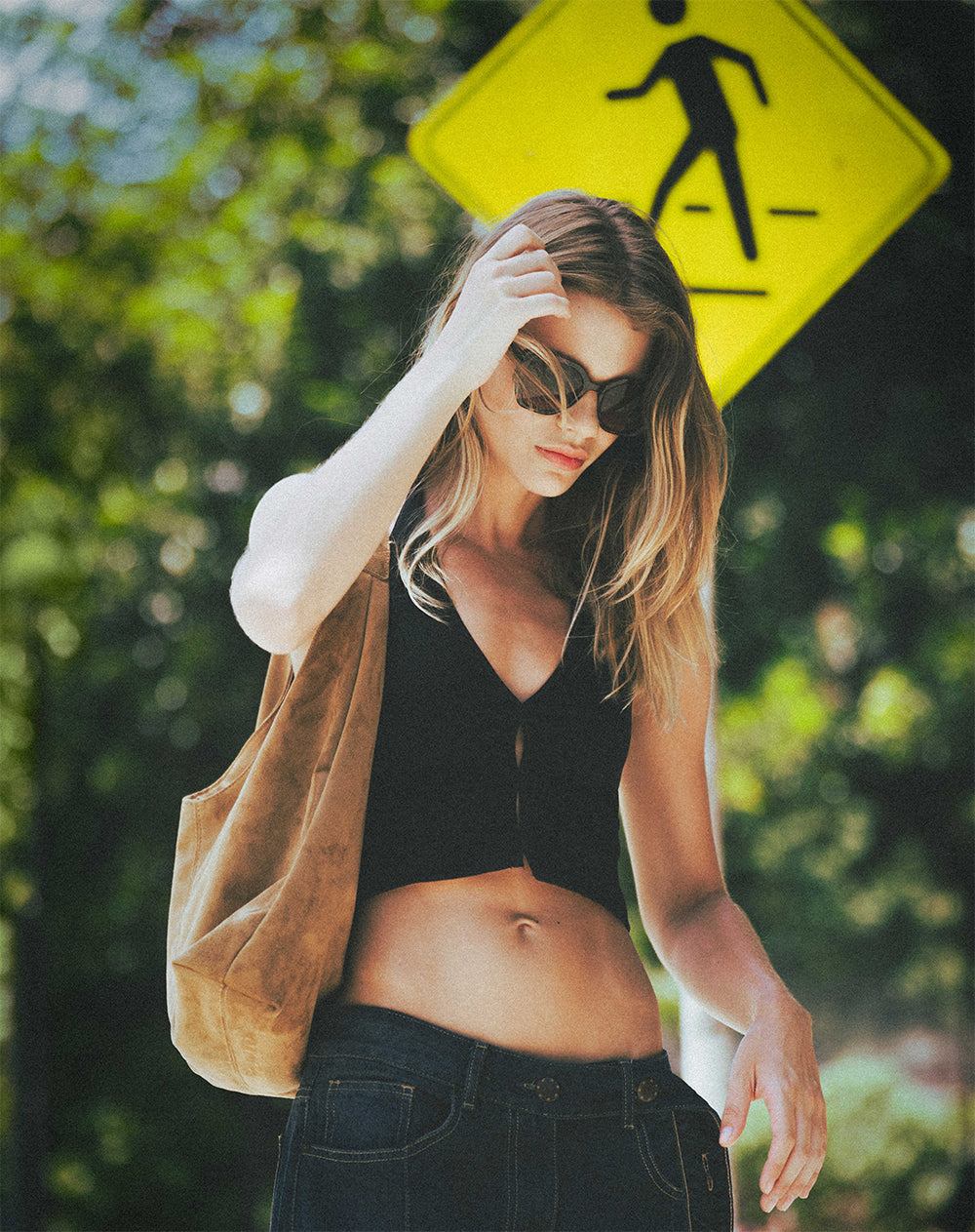Crop top halter slim seamless negro mujer
