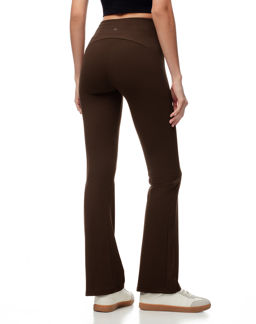 Pantalón fitted fit tiro alto chocolate