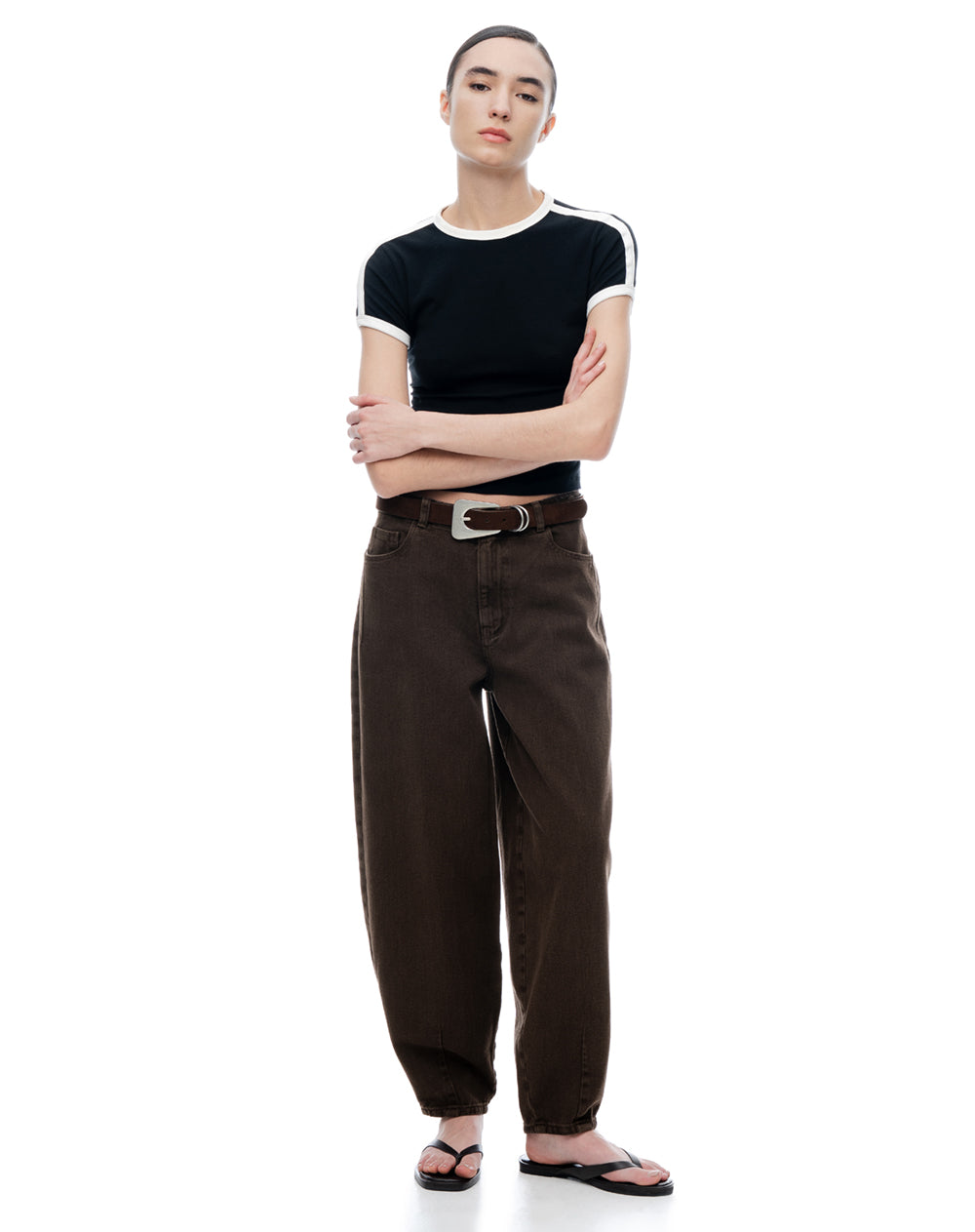 Jean carrot tiro medio chocolate mujer
