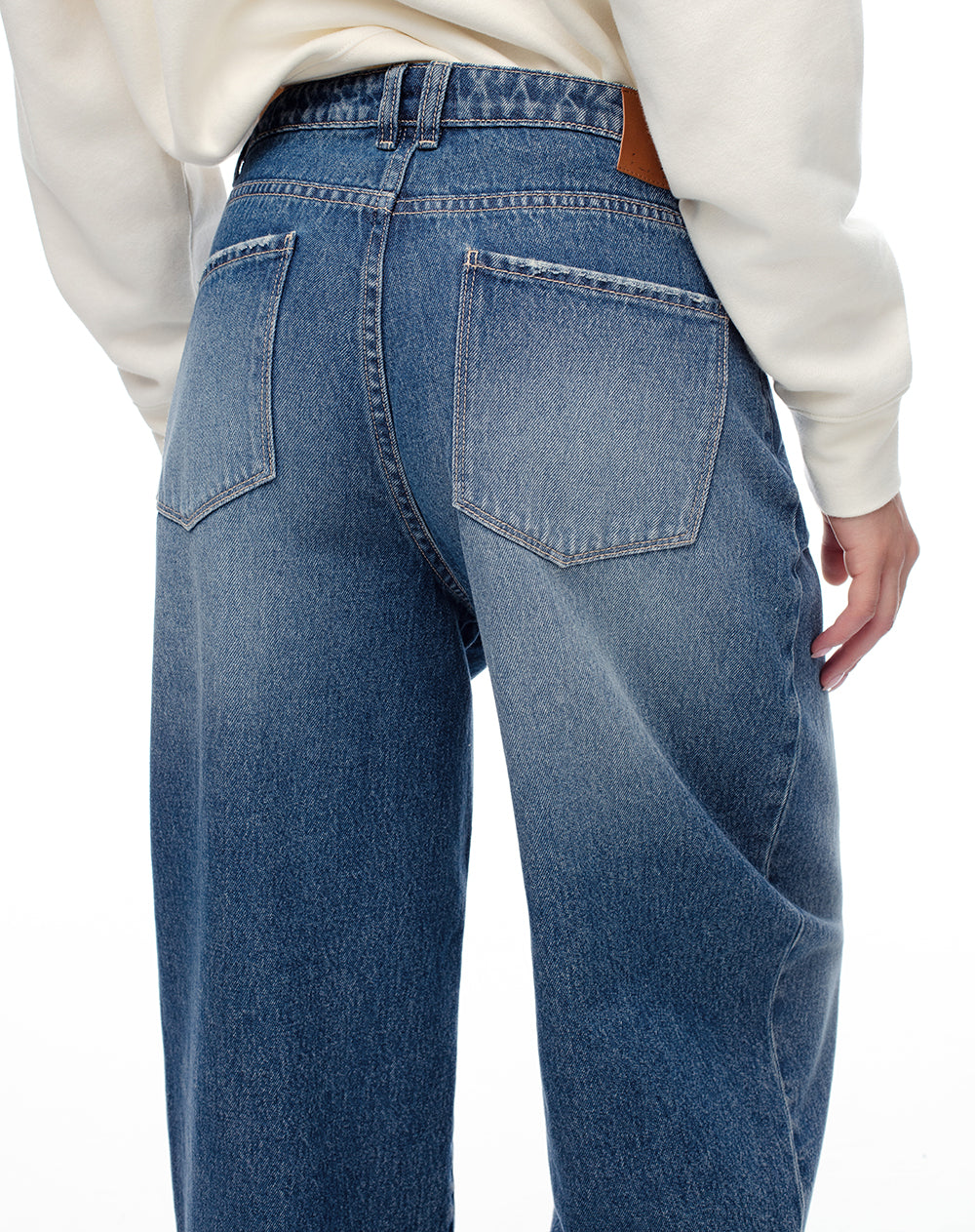 Jean barrel tiro medio índigo medio mujer