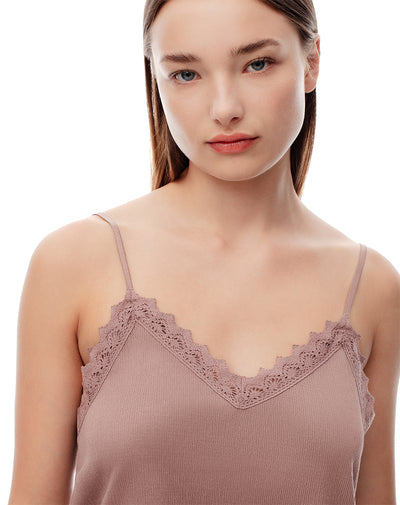 Blusa regular encaje café mujer
