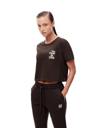 Camiseta cro regular algodón chocolate estampada mujer