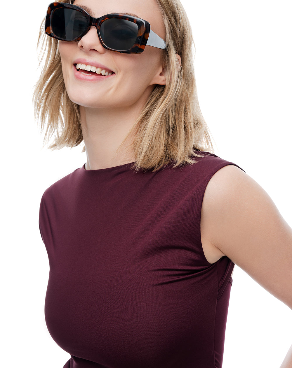 Camiseta crop slim doble tela vino tinto mujer