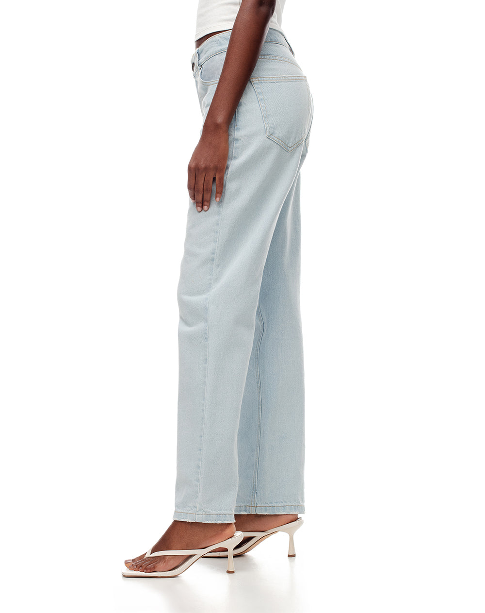 Jean recto tiro medio índigo claro mujer