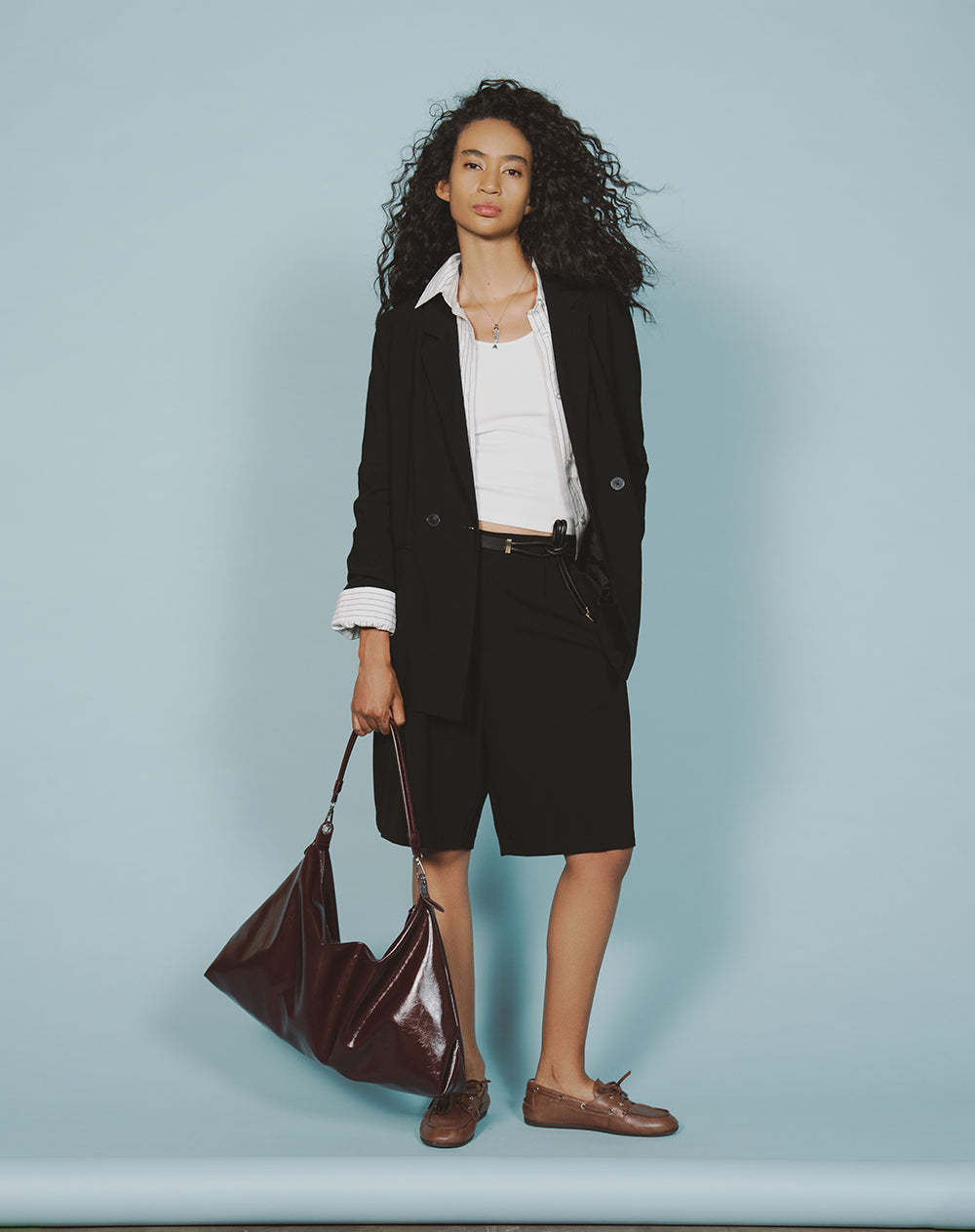 Bermuda regular tiro alto negra mujer