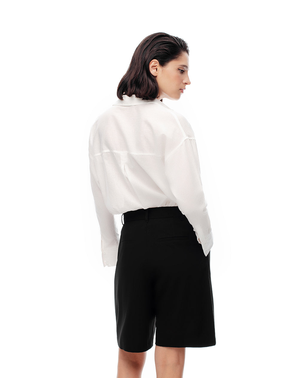 Bermuda regular tiro alto negra mujer