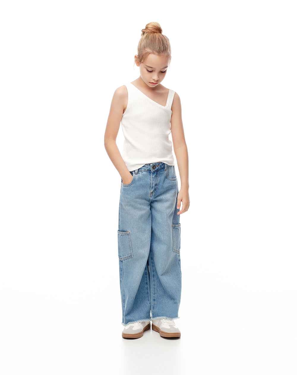 Camiseta regular sin mangas rib algodón blanca niña