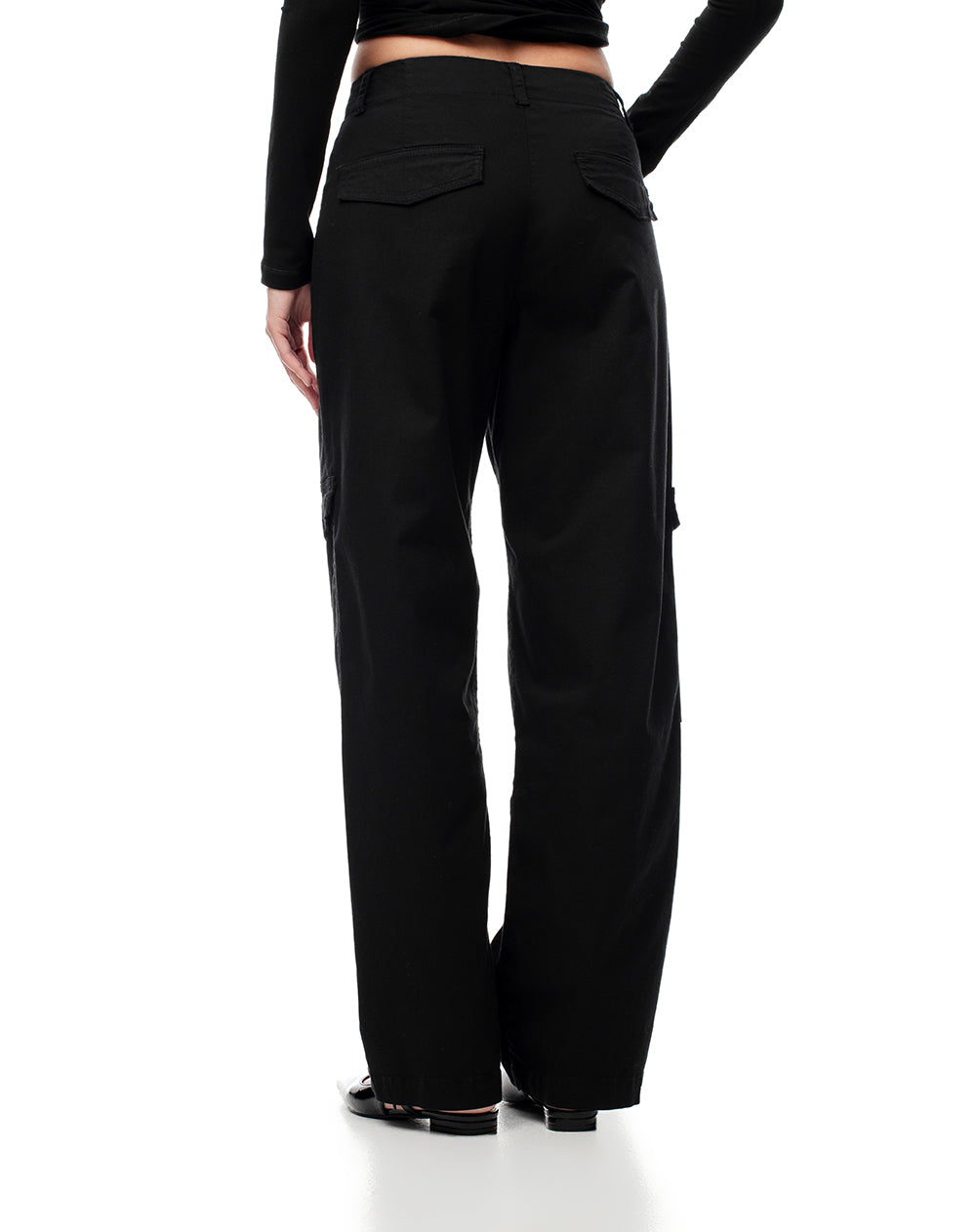 Pantalón cargo tiro alto negro mujer