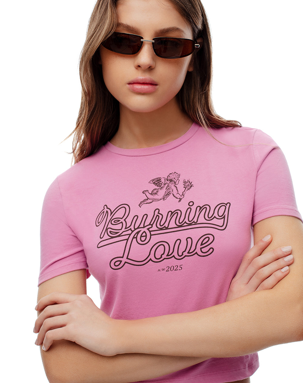 Camiseta crop slim algodón rosa estampada mujer