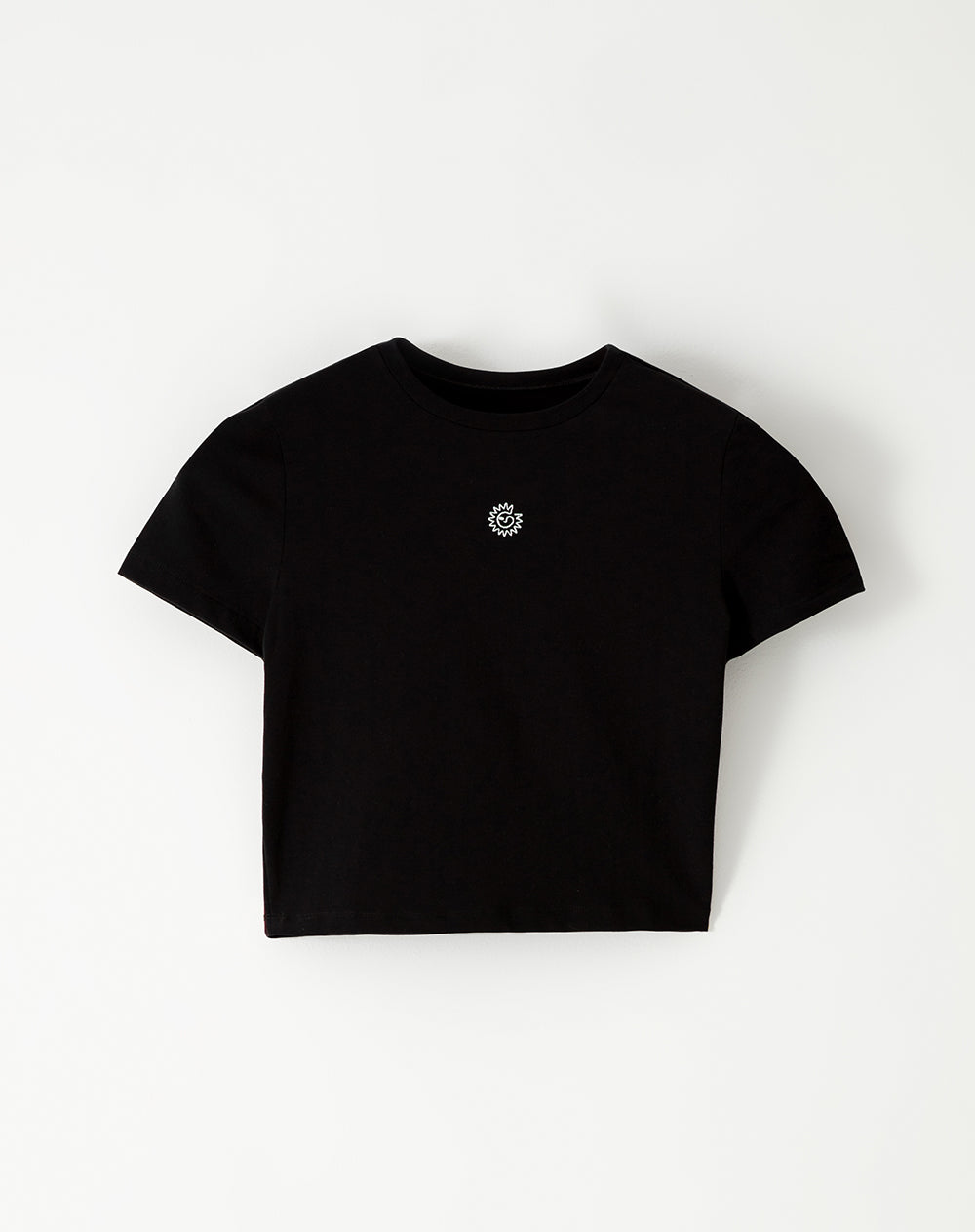 Camiseta crop slim algodón negra bordado mujer