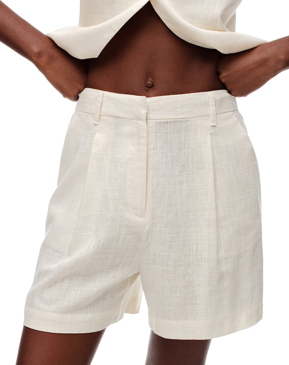 Short tiro alto regular lino vainilla mujer
