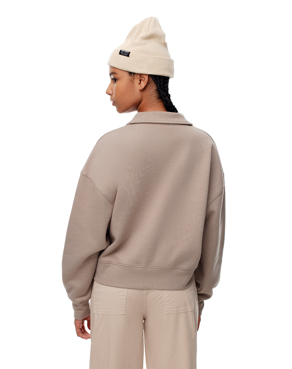 Buzo tipo polo regular taupe mujer