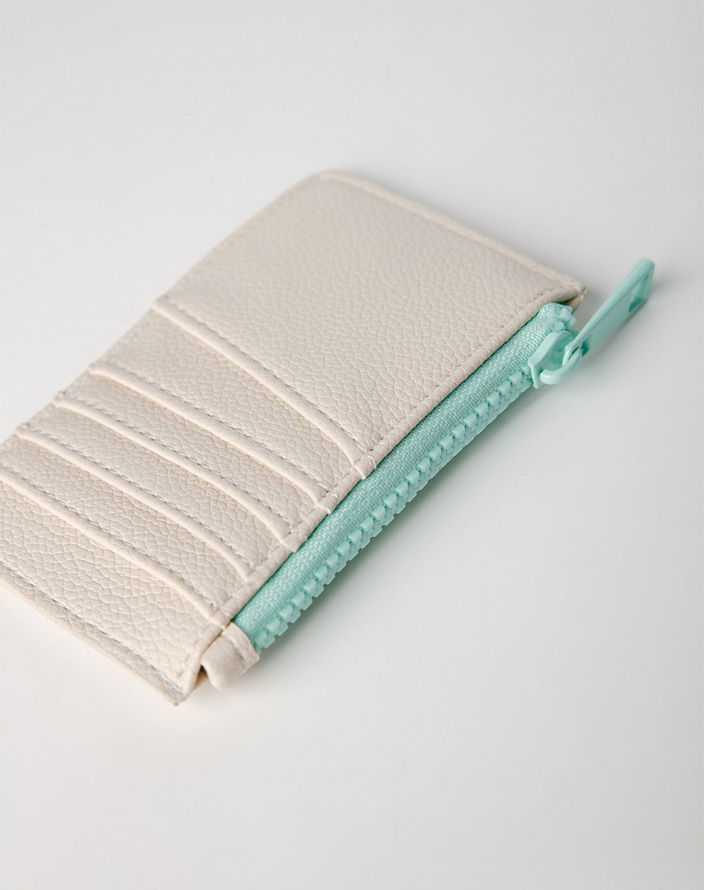 Porta tarjetas beige mujer
