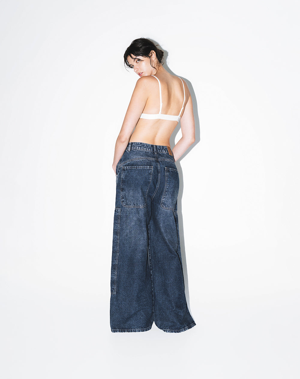 Jean wide leg utilitario tiro medio índigo oscuro mujer