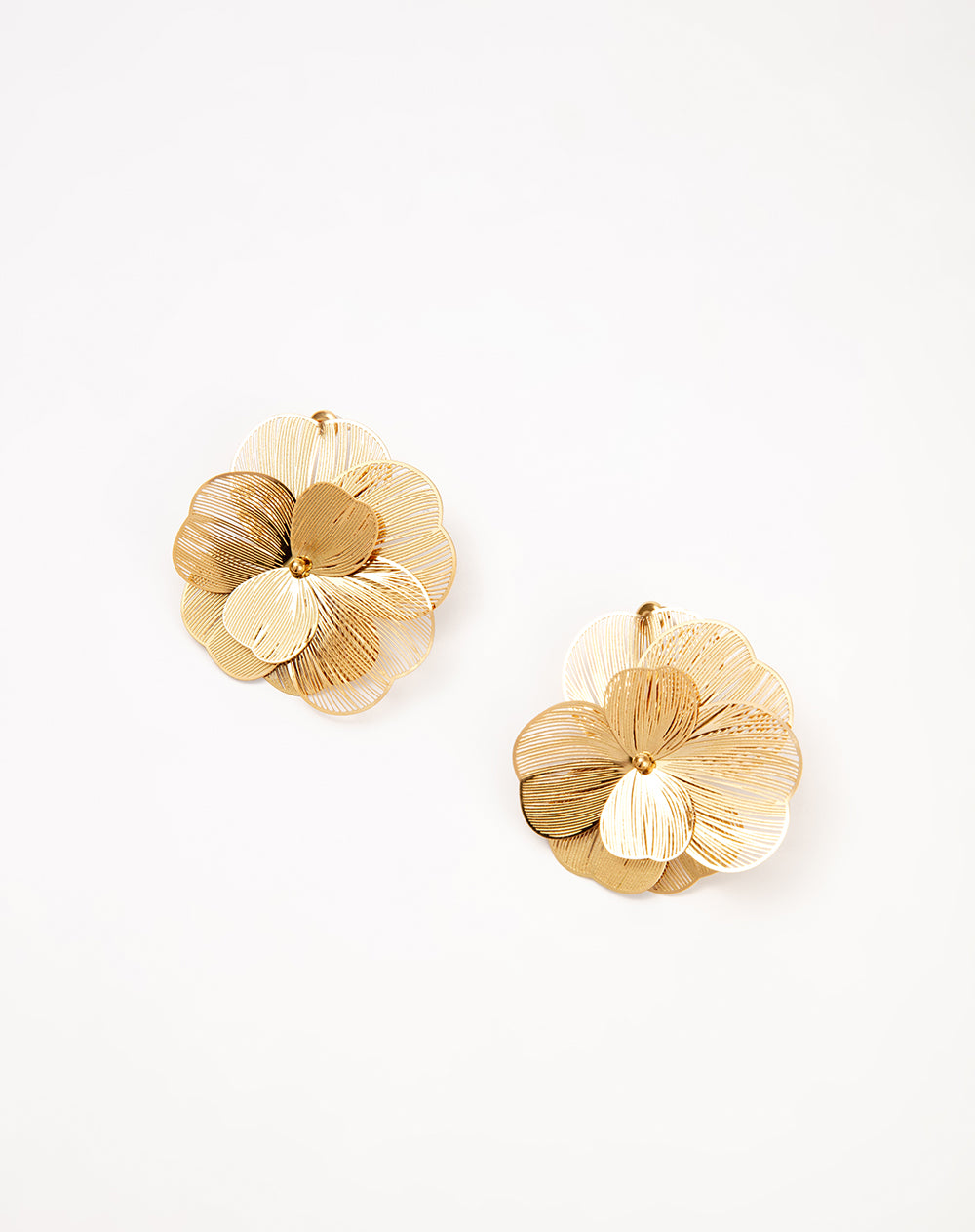 Aretes flor dorados
