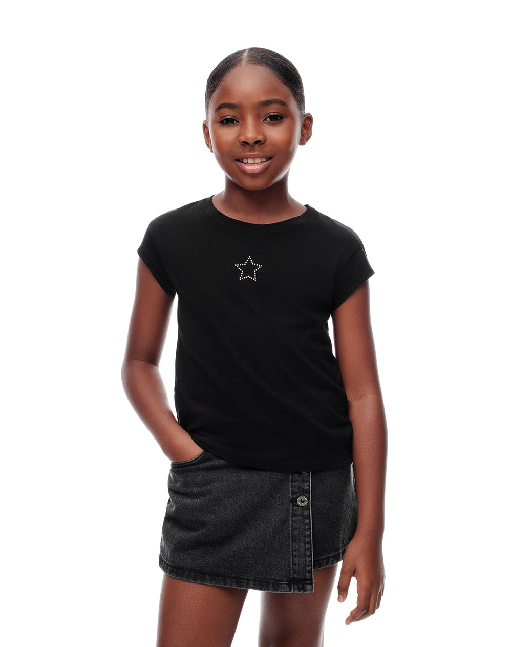 Camiseta regular algodón negra apliques brillo niña