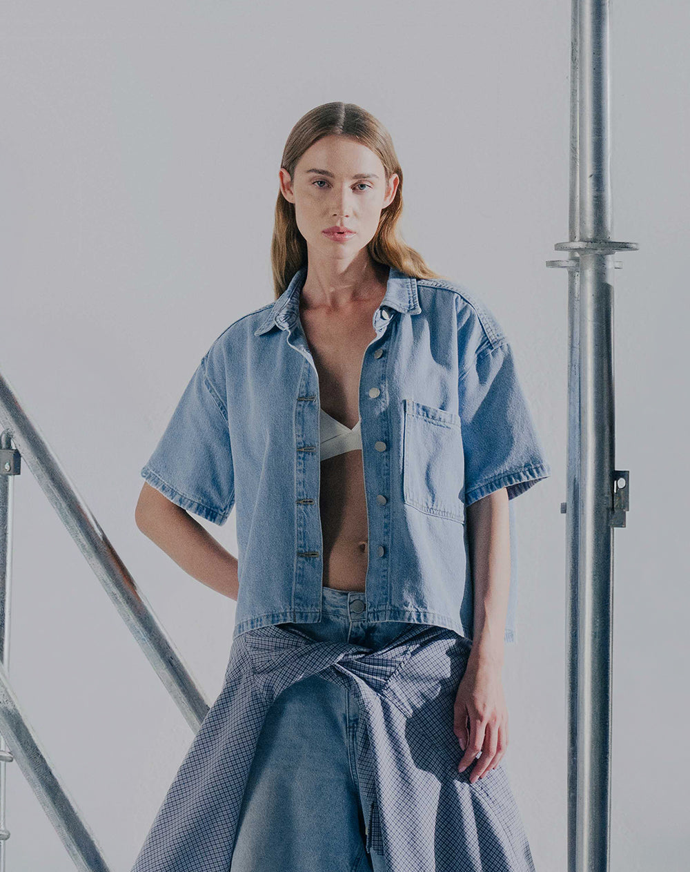 Camisa manga corta regular denim índigo medio mujer