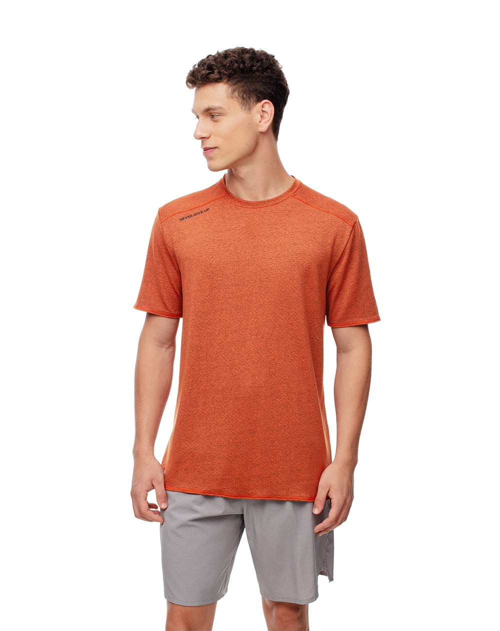 Camiseta deportiva control humedad naranja hombre