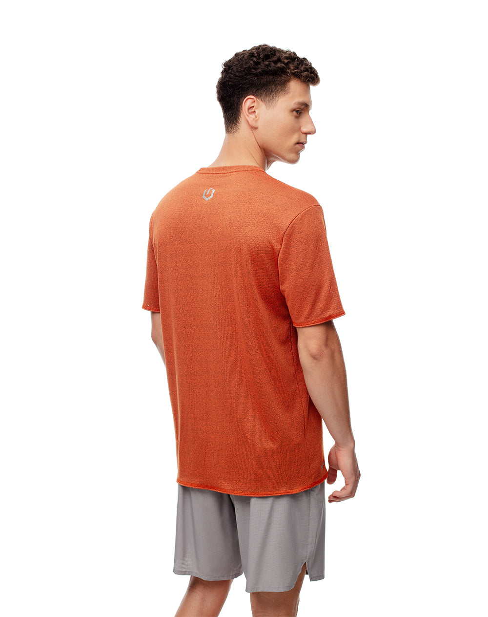Camiseta deportiva control humedad naranja hombre