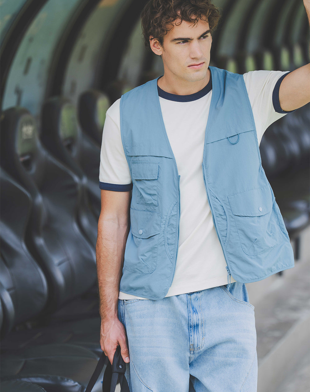 Chaleco utilitario regular liviano azul hombre