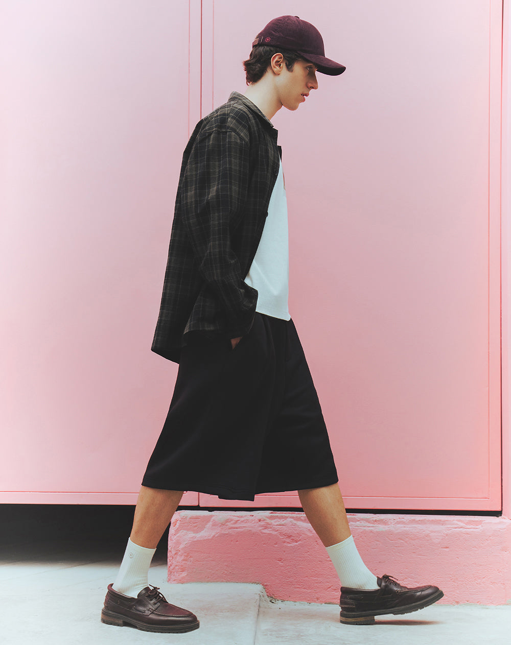 Bermuda tipo jort oversize negro hombre