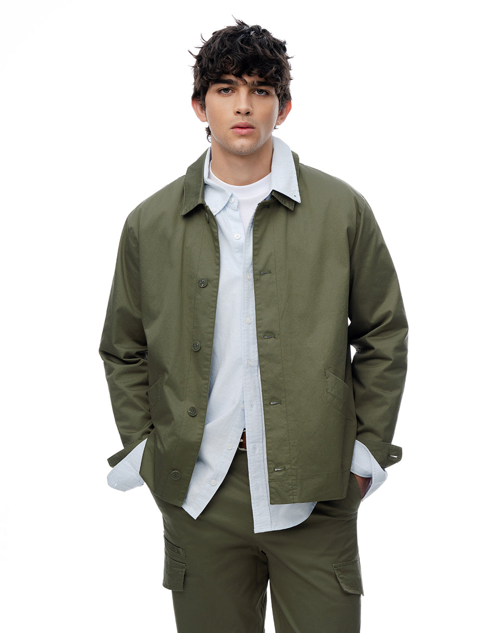 Chaqueta overshirt regular liviana verde oliva hombre