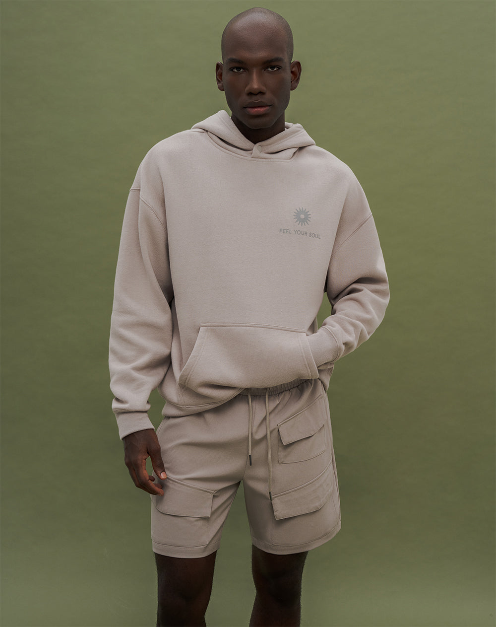 Pantaloneta deportiva taupe hombre