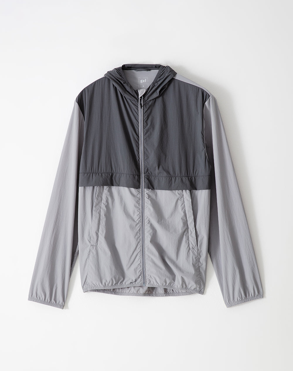 Chaqueta rompevientos gris hombre