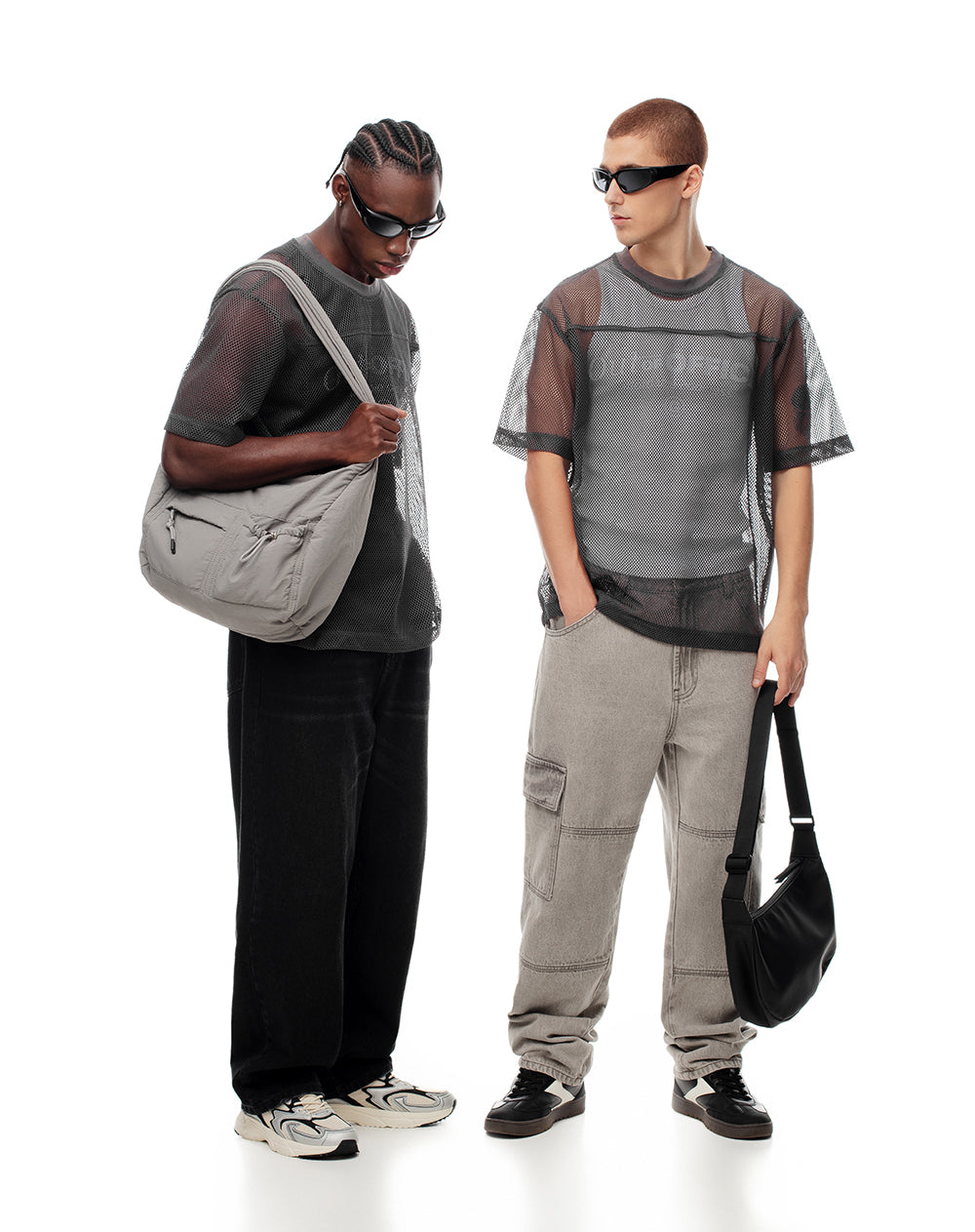 Camiseta regular malla gris estampada hombre