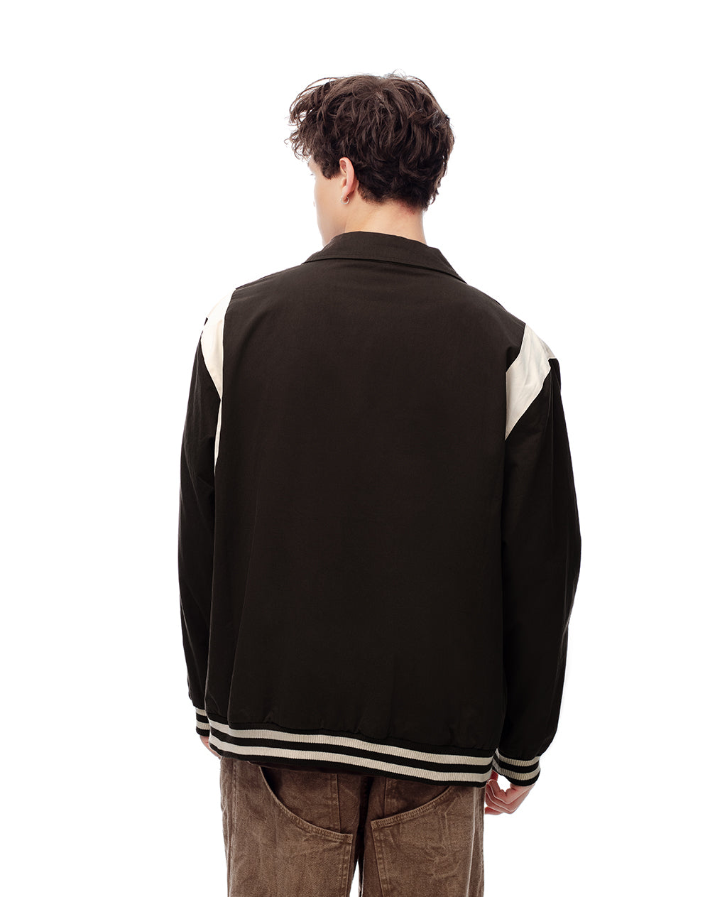 Chaqueta regular fit sin capucha cafe bloques