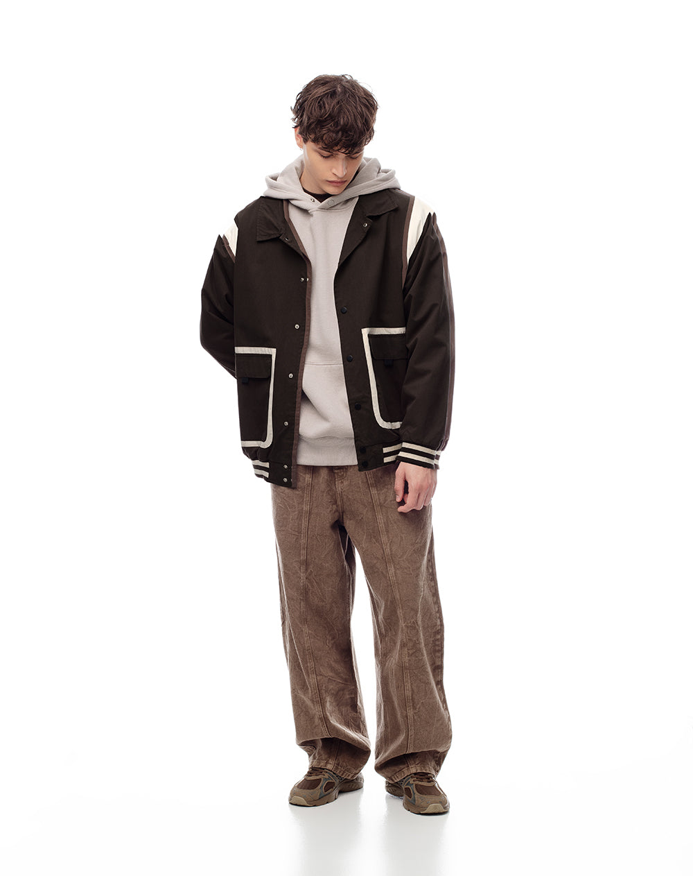 Chaqueta regular fit sin capucha cafe bloques