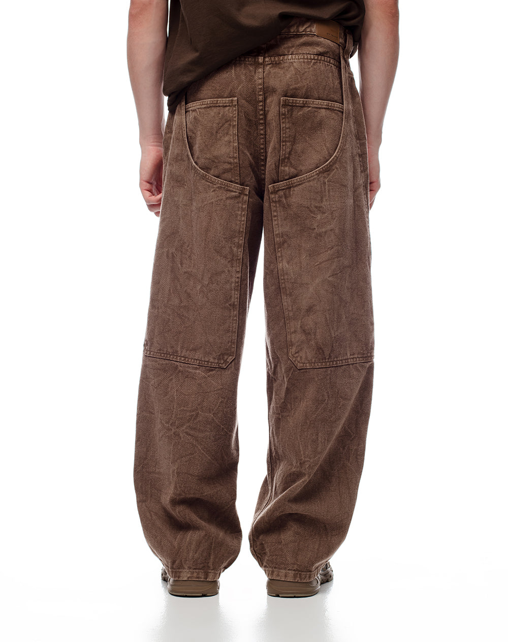 Jean wide leg utilitario café hombre