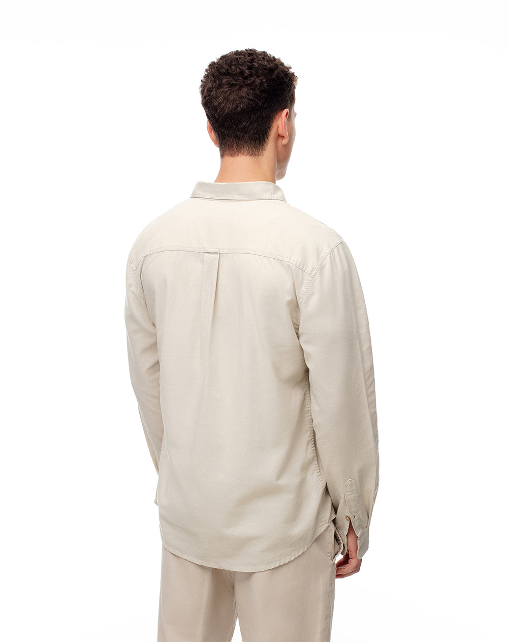 Camisa manga larga regular lino caqui hombre
