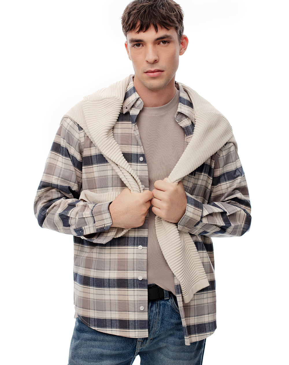 Camisa regular fit manga larga café con cuadros