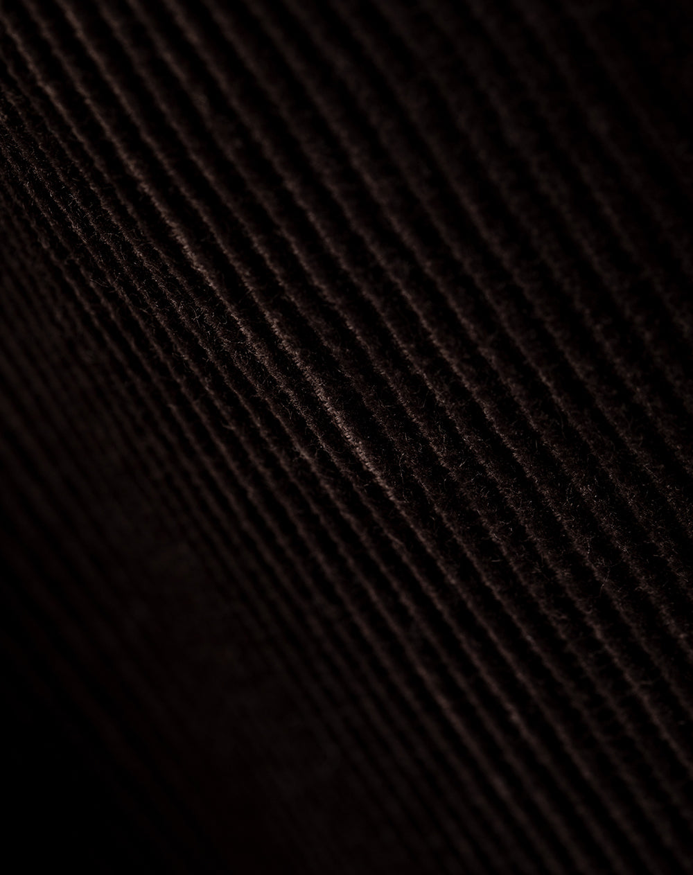 Pantalón oversized fit tiro medio en corduroy chocolate