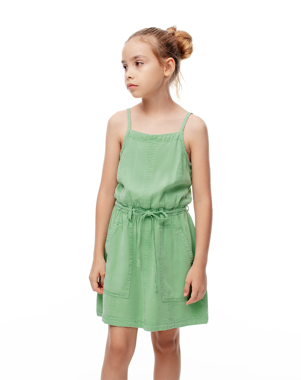 Vestido corto verde niña