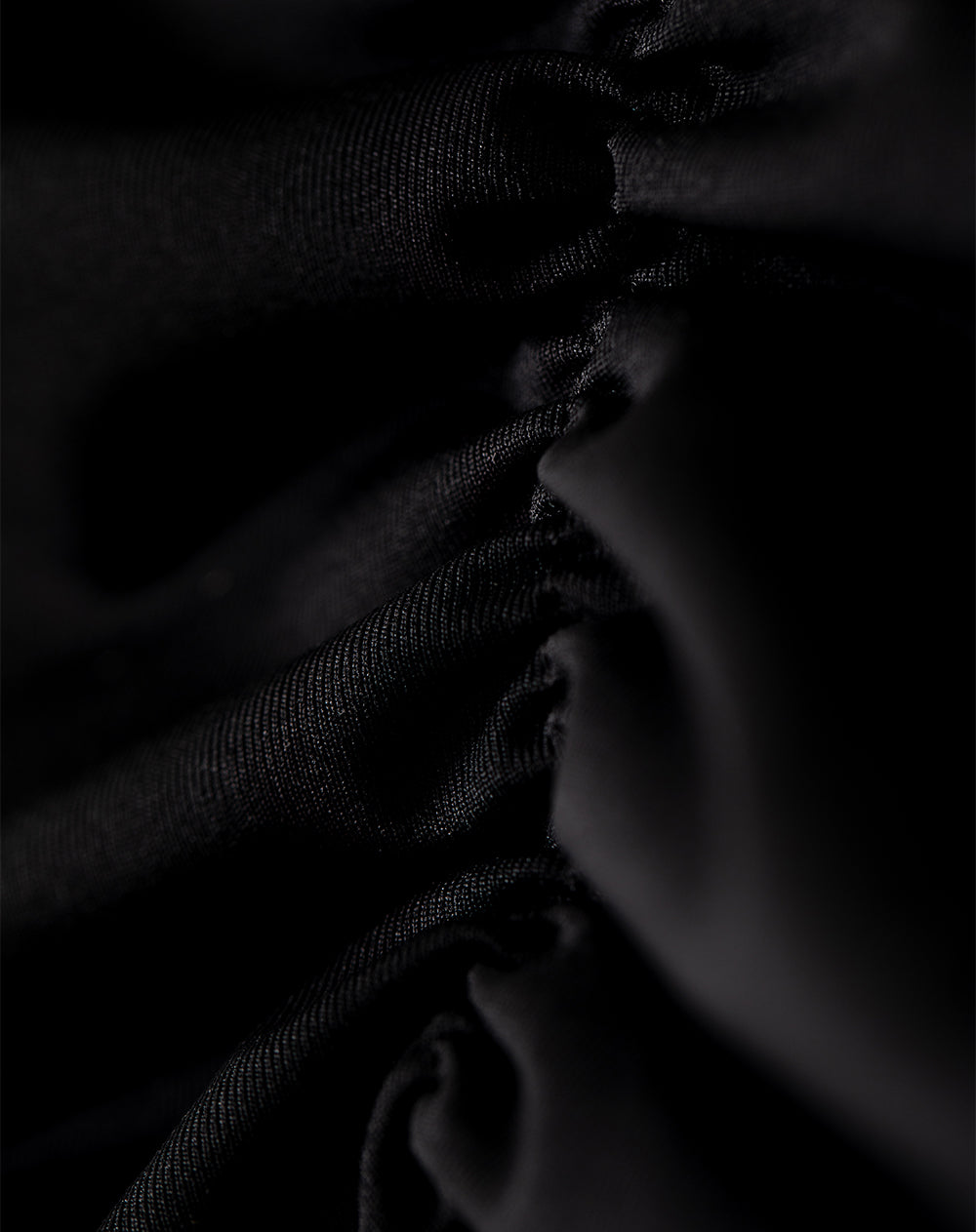 Camiseta strapless slim fit negra