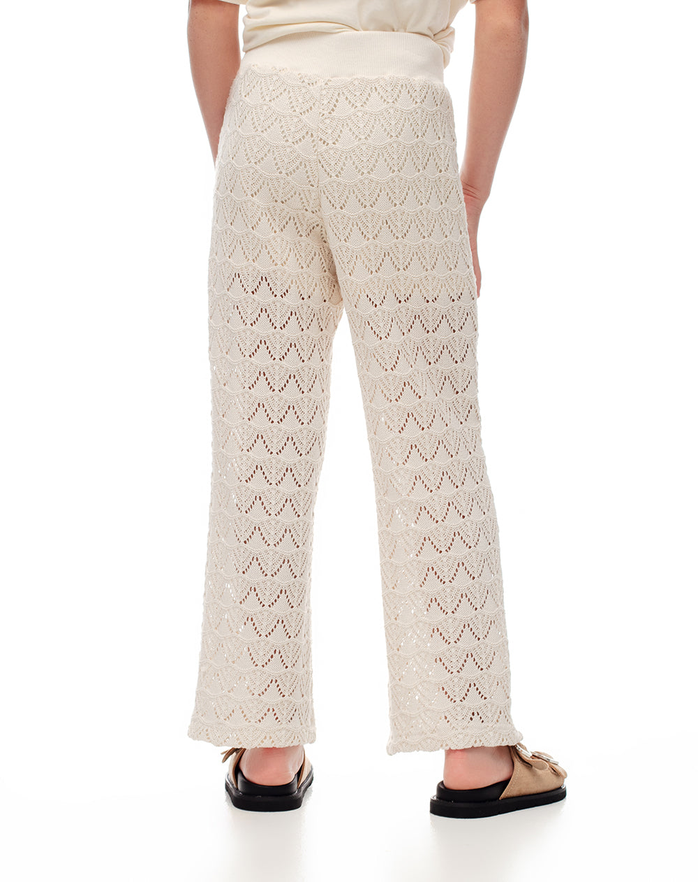 Pantalón recto tiro medio tejido crema niña