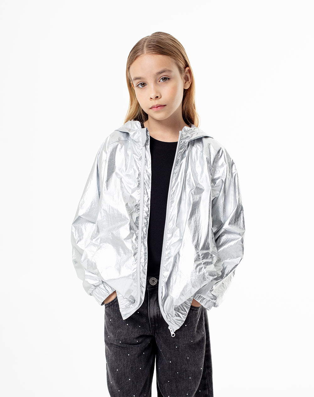 Chaqueta rompevientos metalizada niña