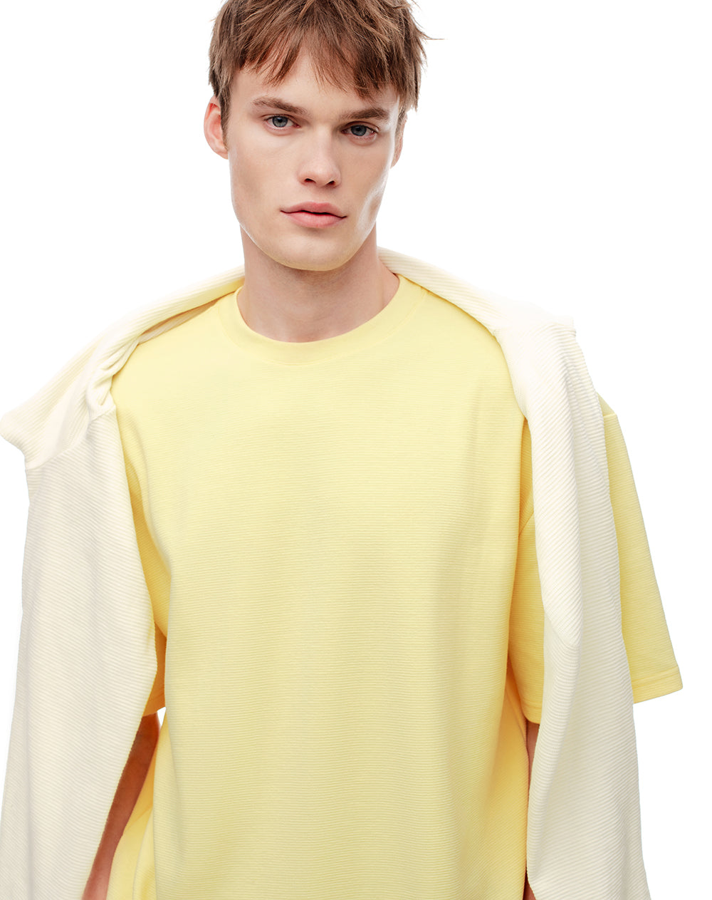 Camiseta regular amarilla hombre