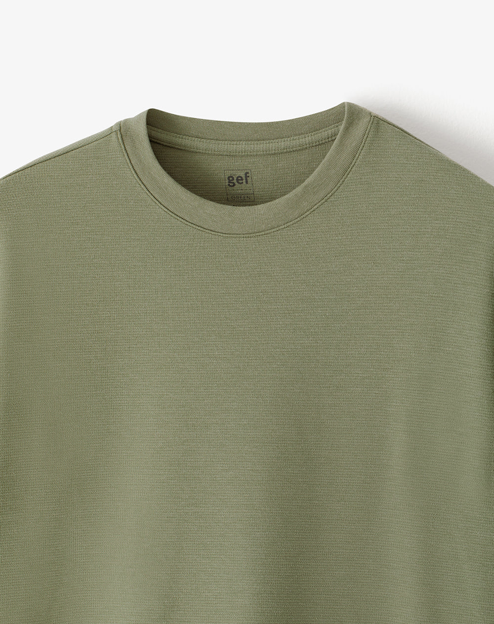 Camiseta regular fit manga corta verde oliva