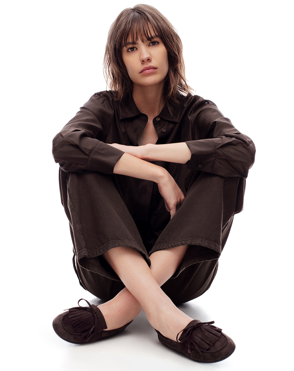 Mocasines flecos tipo gamuza café mujer